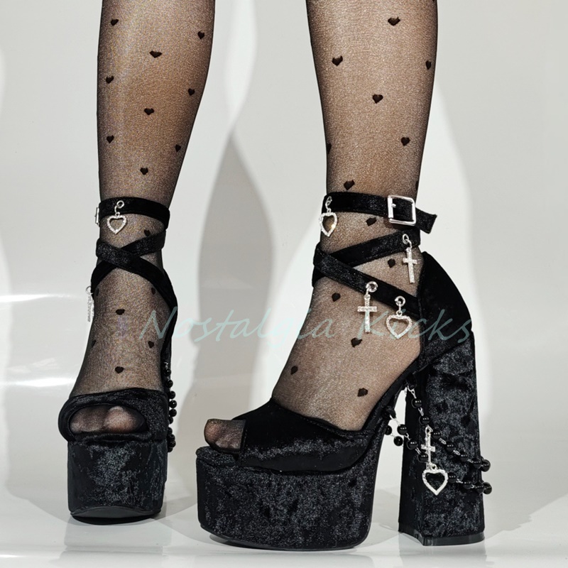 Gothic Black Velvet Platform H - Sandal Strappy Heeled recensione e prezzo