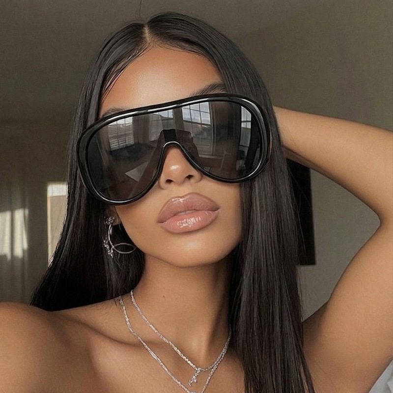 Oversized One Piece Large Fram - Sunglasses Cat Eye recensione e prezzo