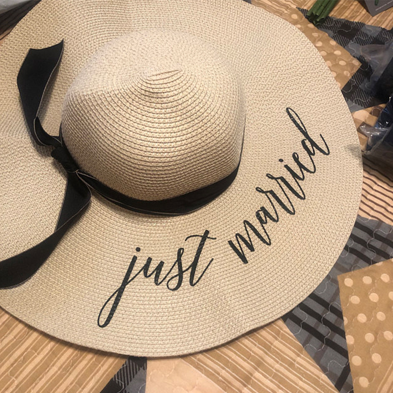 Personalized Custom Last Name  - Hat Floppy Wide recensione e prezzo